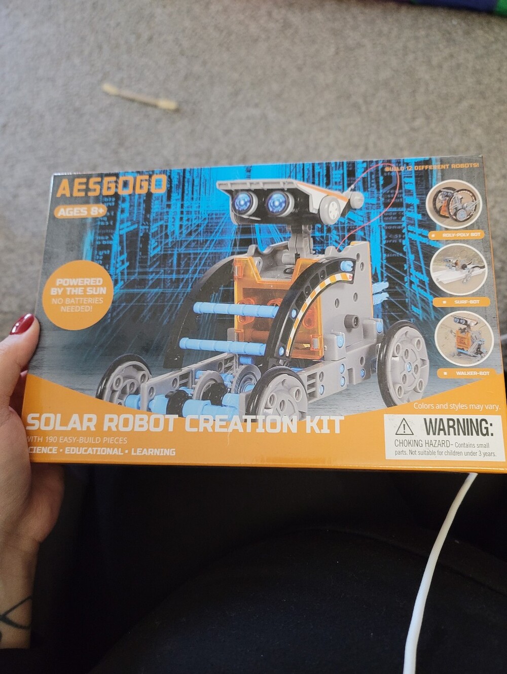 STEM Solar Robot Creation Kit 190 Pieces Build 12 Robots Educational Toy - NEW - Picture 2 of 4